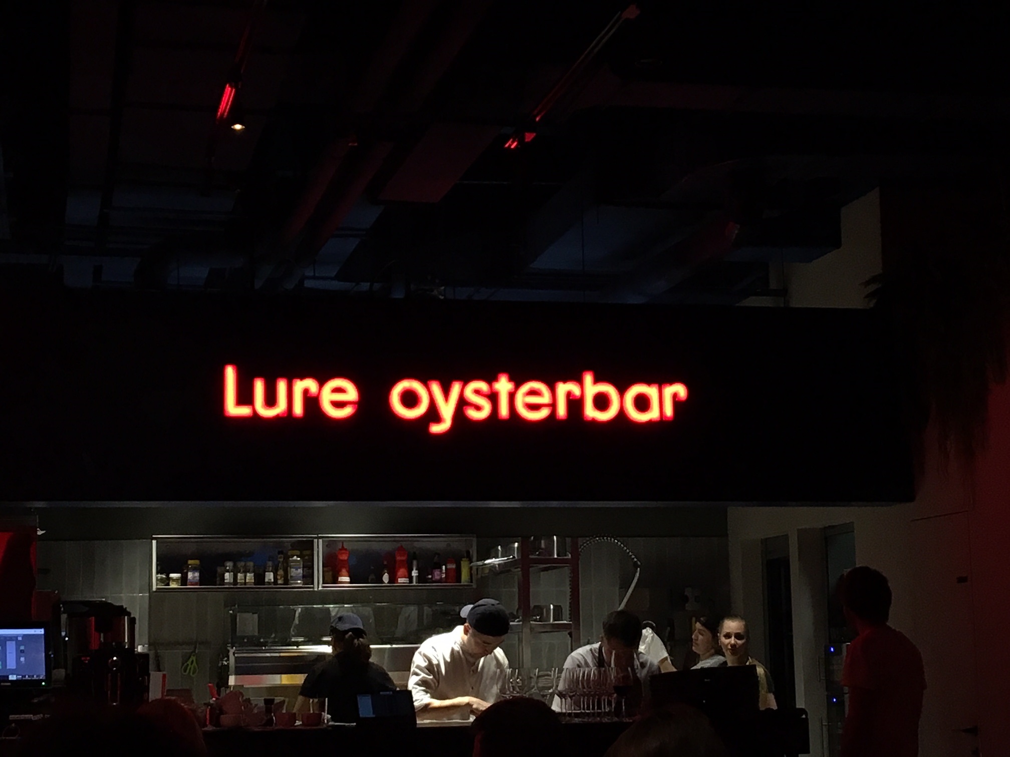 Lure Oyster Bar на 3-й улице Ямского Поля